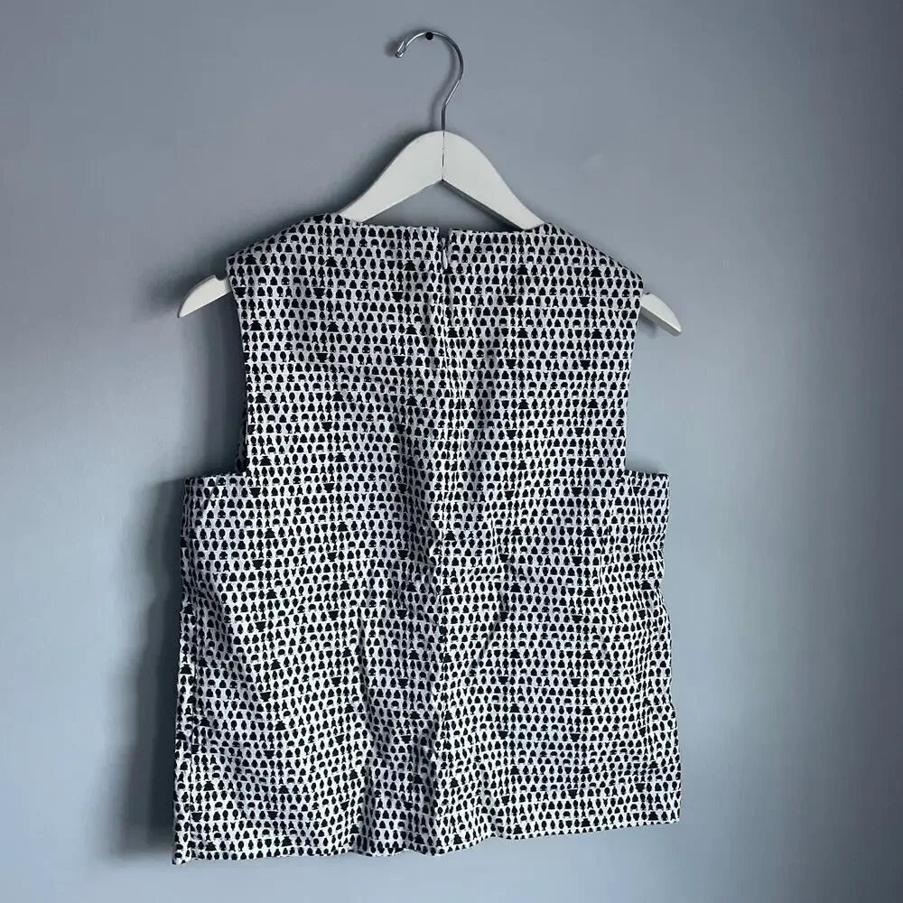 Kate Spade Saturday Ceramic Vase Print White Black Sleeveless Top Work Business